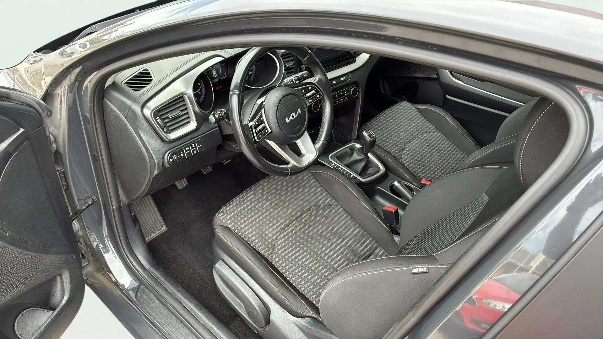 Kia Ceed 1.6 MHEV iMT Drive - foto 10