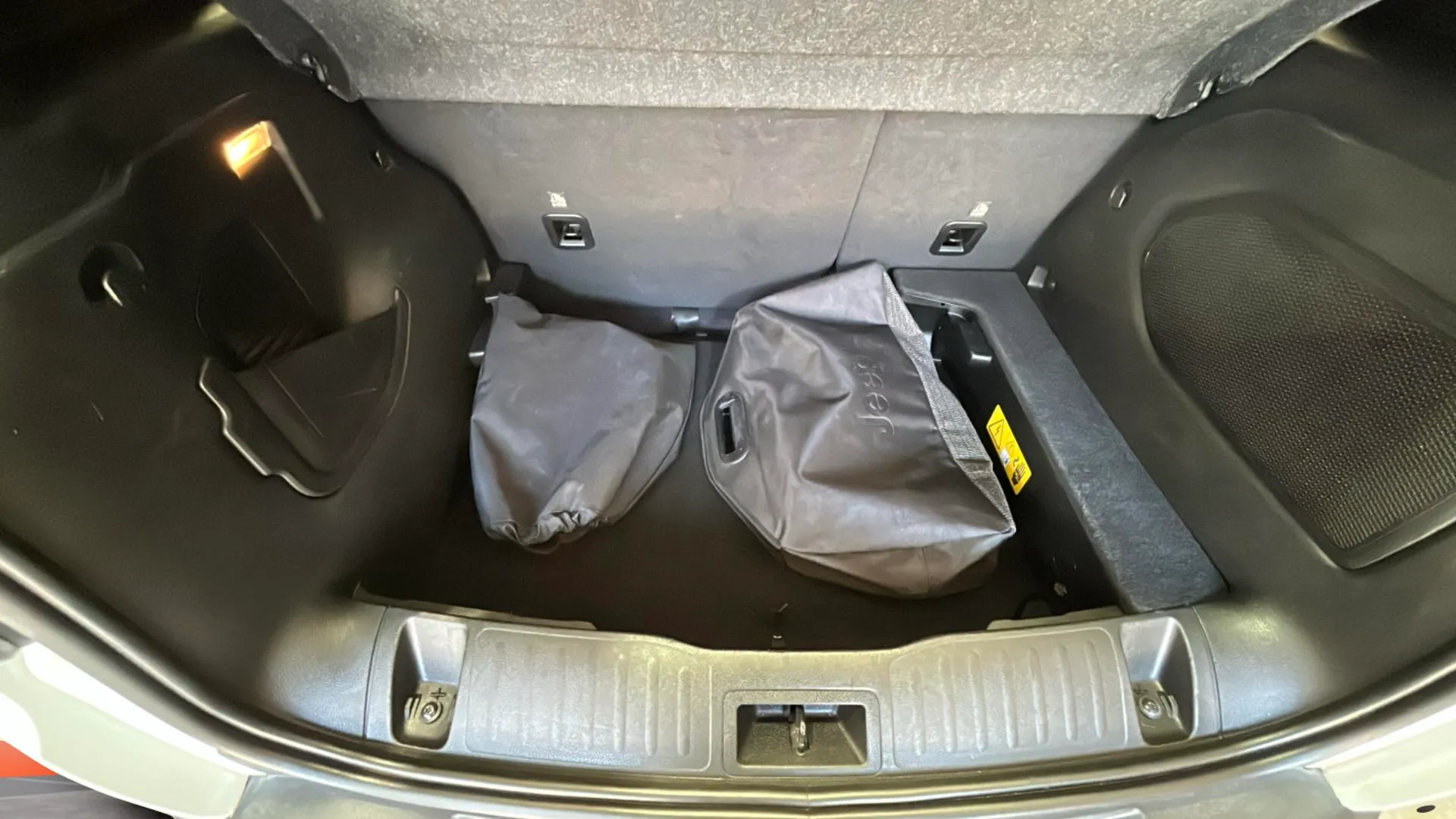 Jeep Renegade 4xe 1.3 PHEV Limited - foto 16