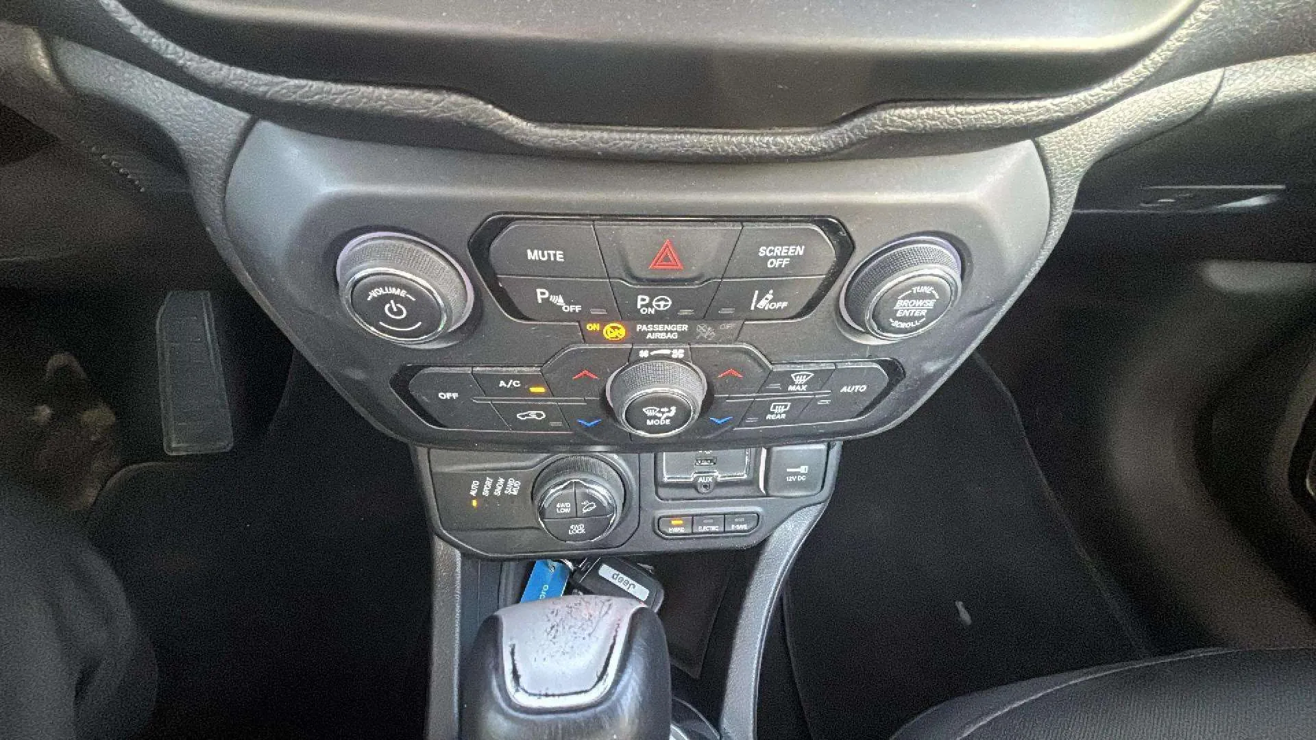Jeep Renegade 4xe 1.3 PHEV Limited - foto 17