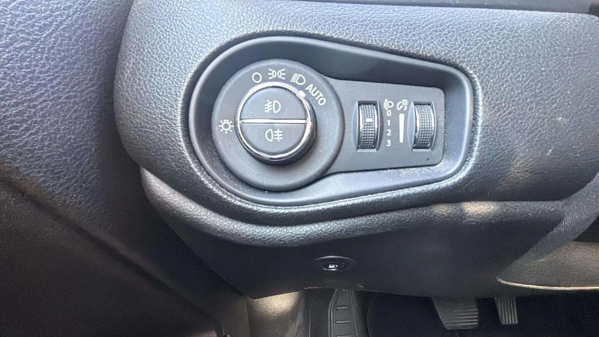 Jeep Renegade 4xe 1.3 PHEV Limited - foto 15