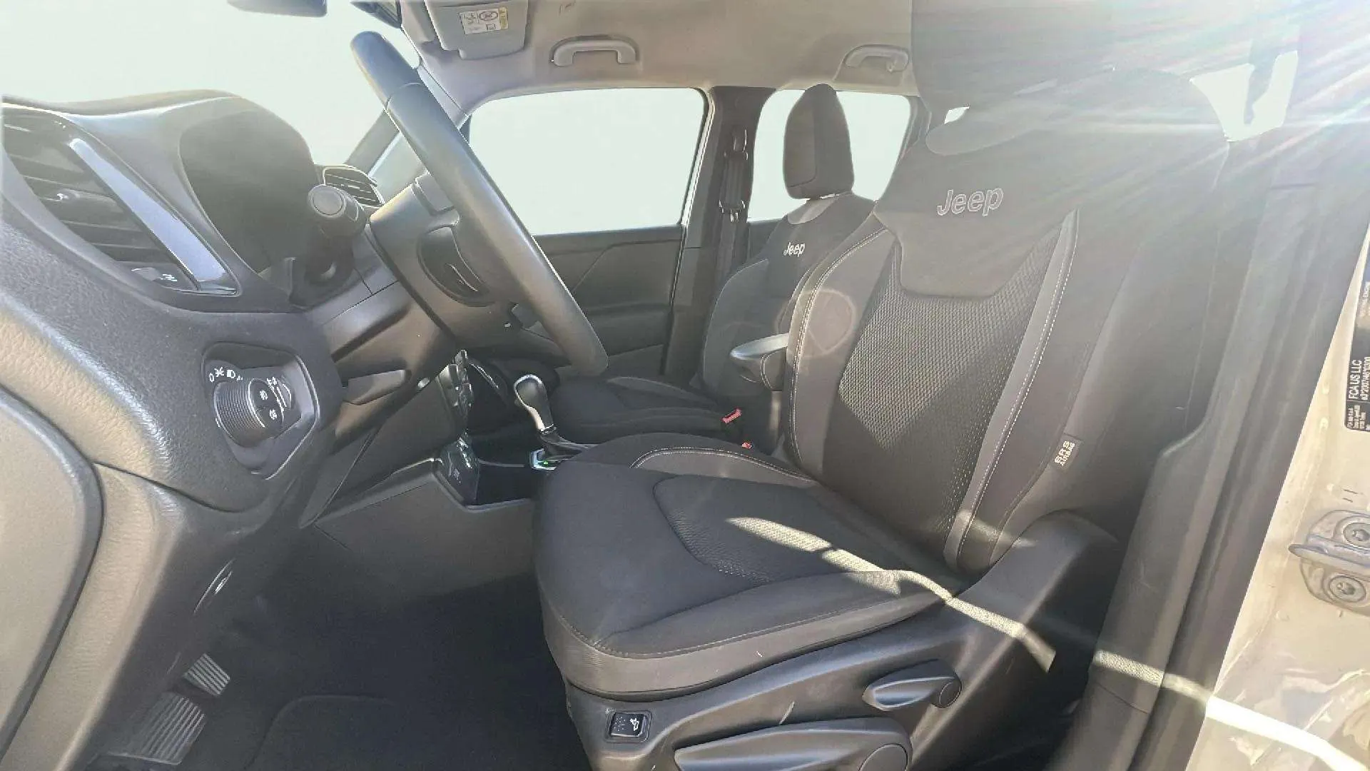 Jeep Renegade 4xe 1.3 PHEV Limited - foto 19