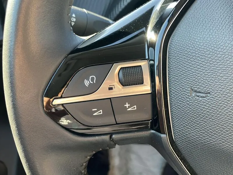 Peugeot 2008 Allure BlueHDi - foto 35