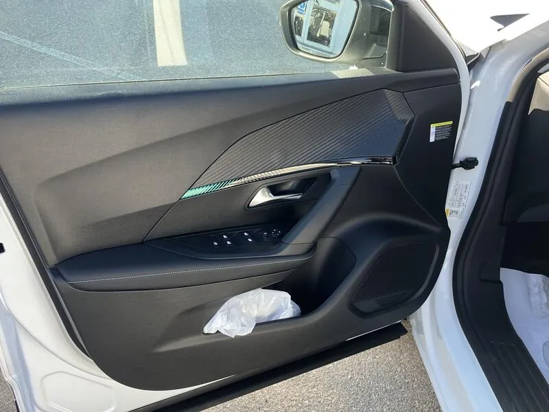 Peugeot 2008 Allure BlueHDi - foto 17