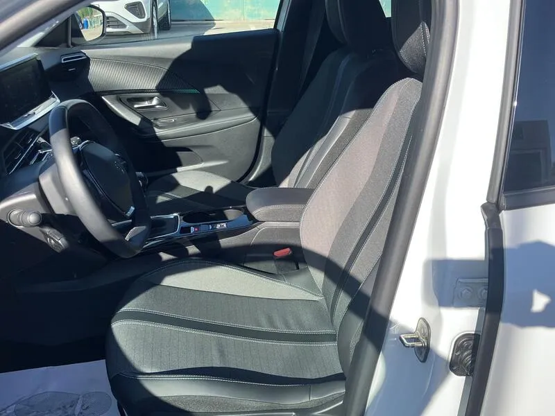 Peugeot 2008 Allure BlueHDi - foto 19