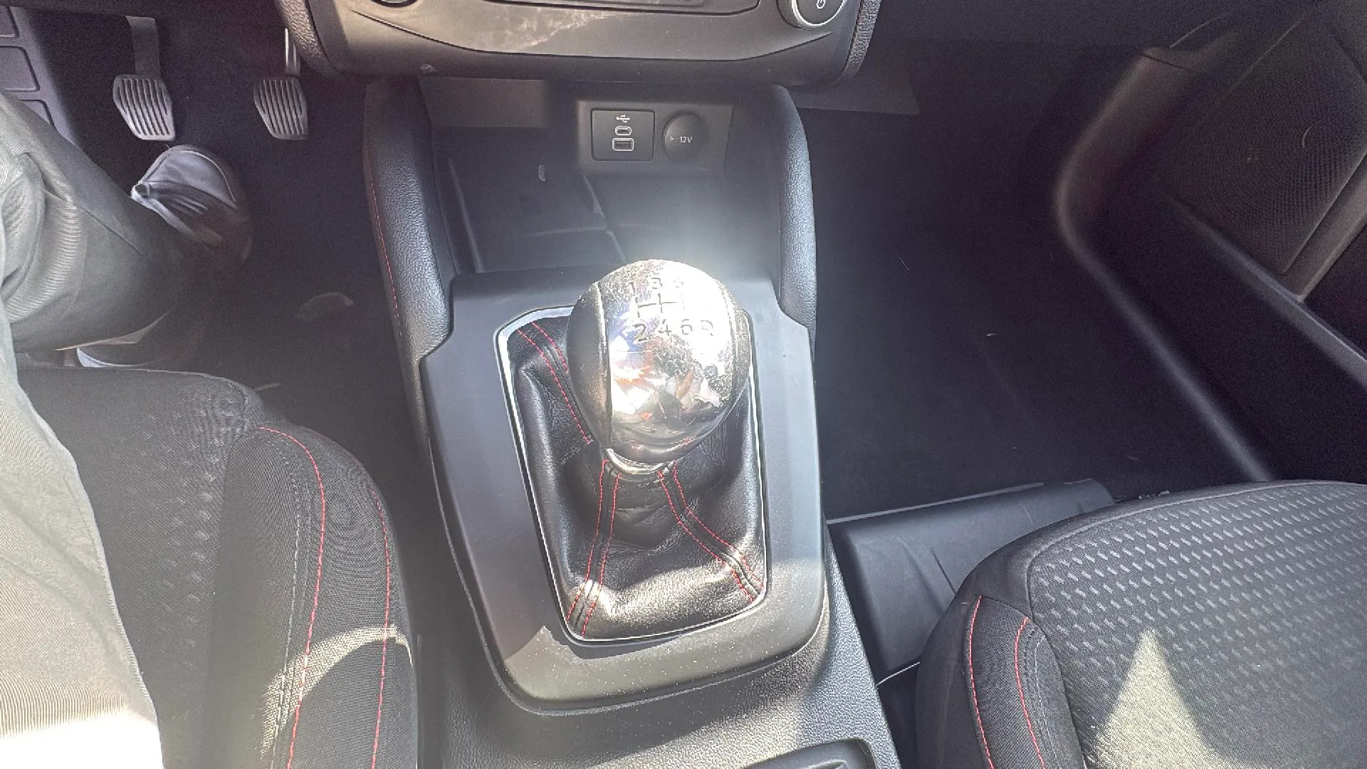 Ford Focus 1.0 Ecob. MHEV ST-Line Design SIP - foto 25
