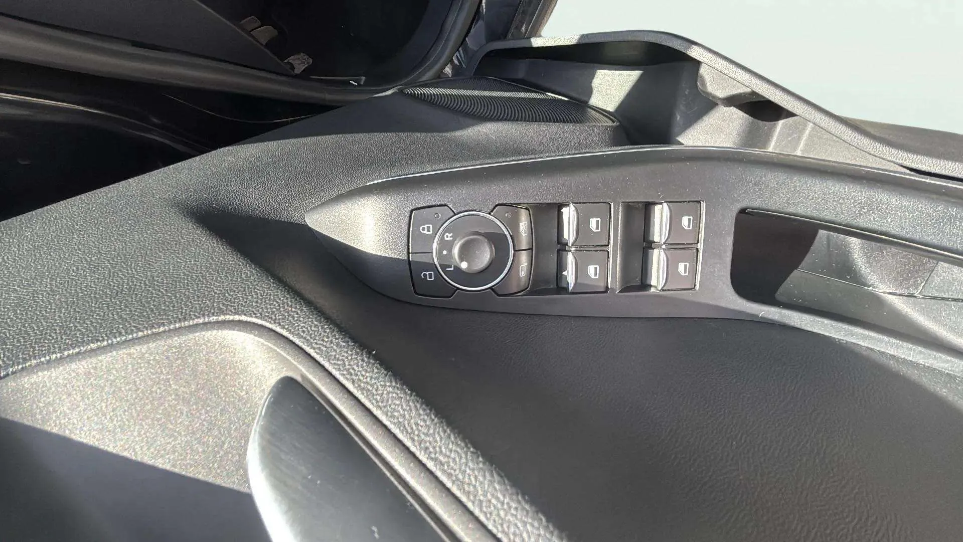 Ford Puma 1.0 EcoBoost Titanium Design MHEV - foto 13