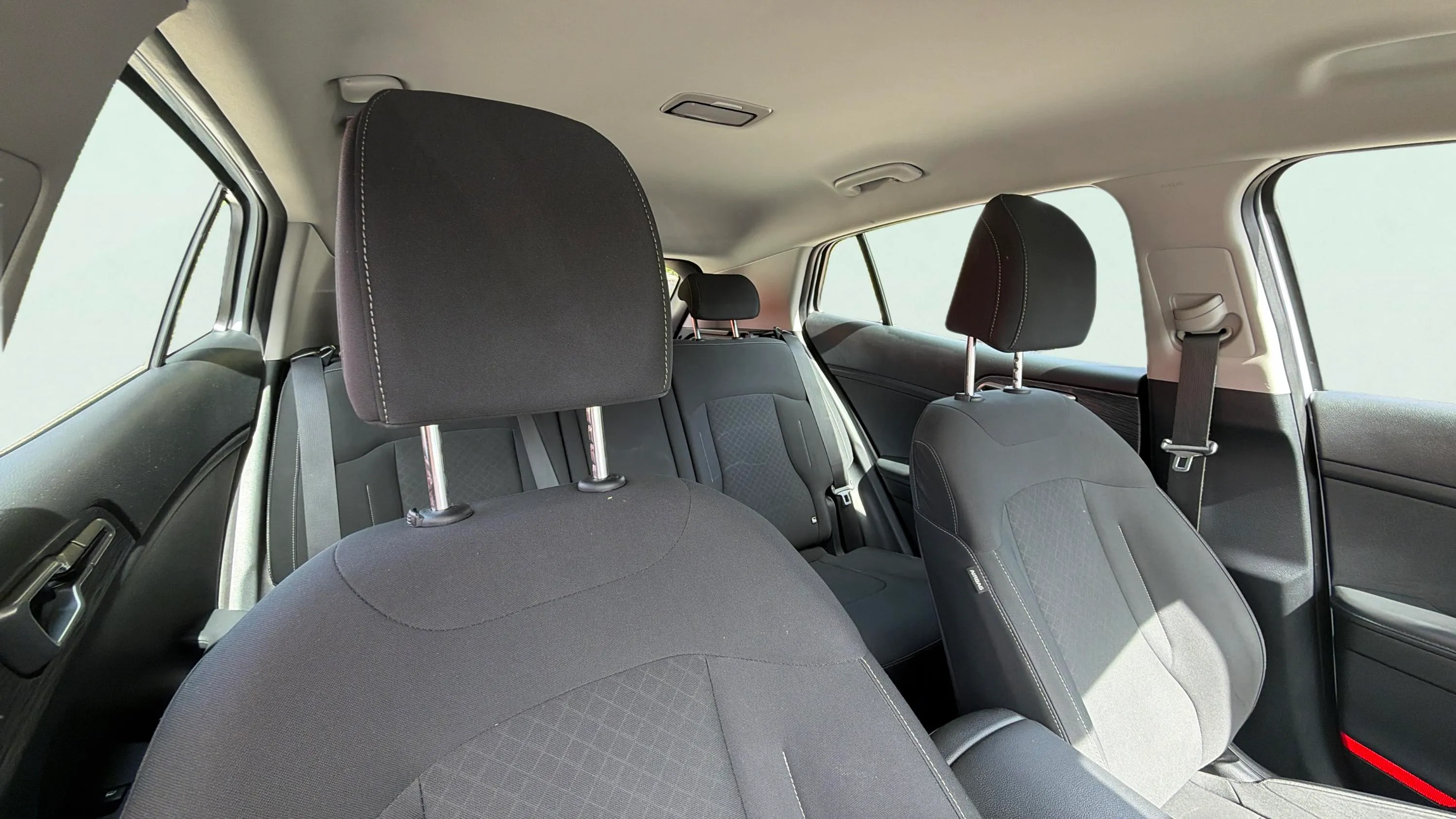 Kia Sportage 1.6 CRDi MHEV Business 4x2 - foto 27