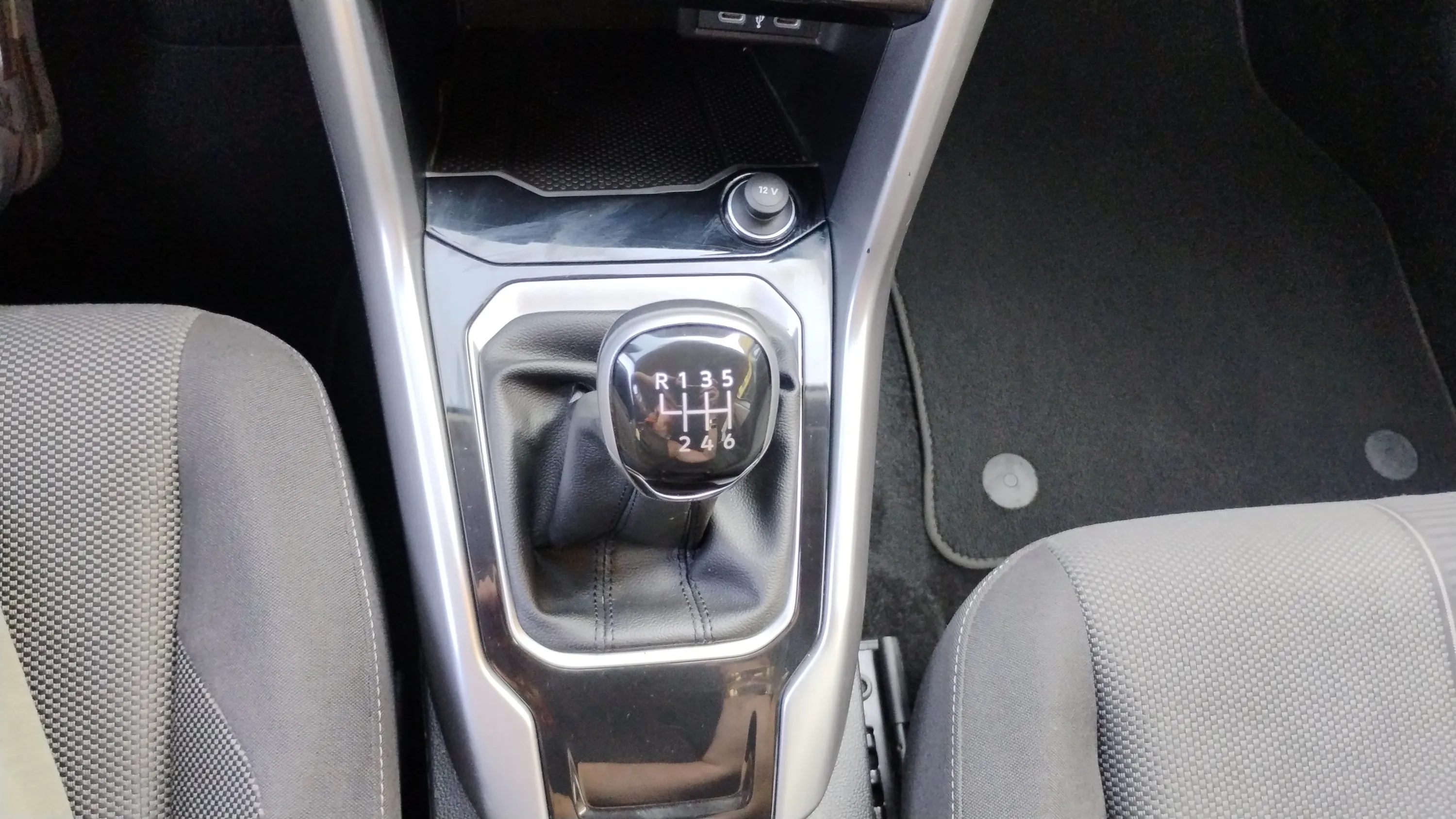 Volkswagen T-Roc Life 1.0 TSI DSG - foto 14