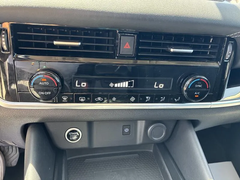 Nissan Qashqai DIG-T Xtronic N-Connecta - foto 40