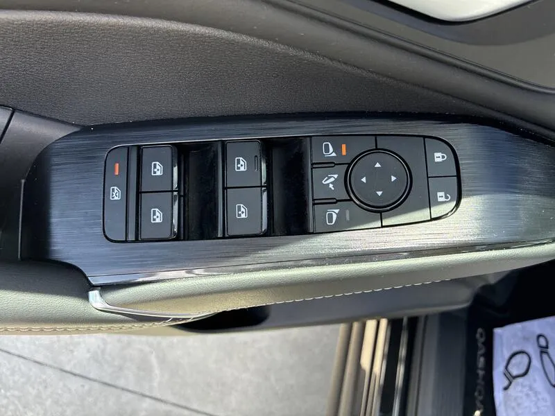Nissan Qashqai DIG-T Xtronic N-Connecta - foto 24
