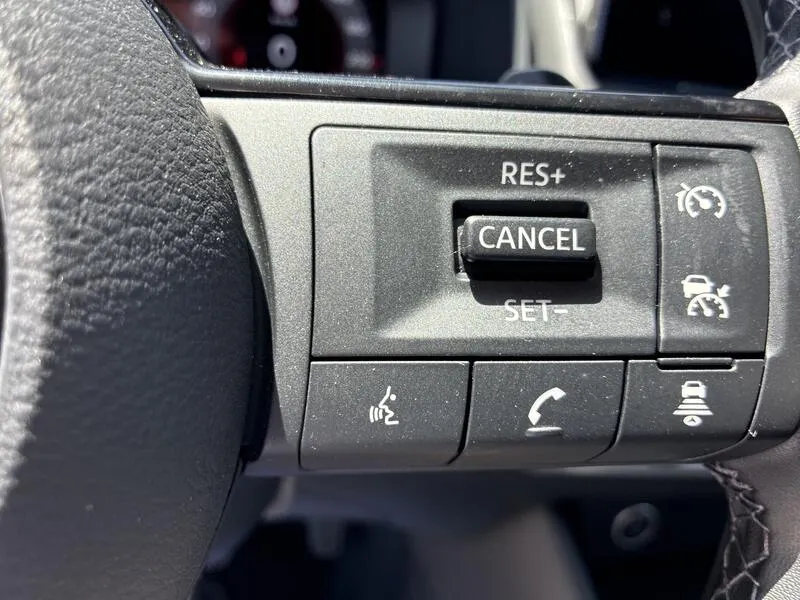 Nissan Qashqai DIG-T Xtronic N-Connecta - foto 32