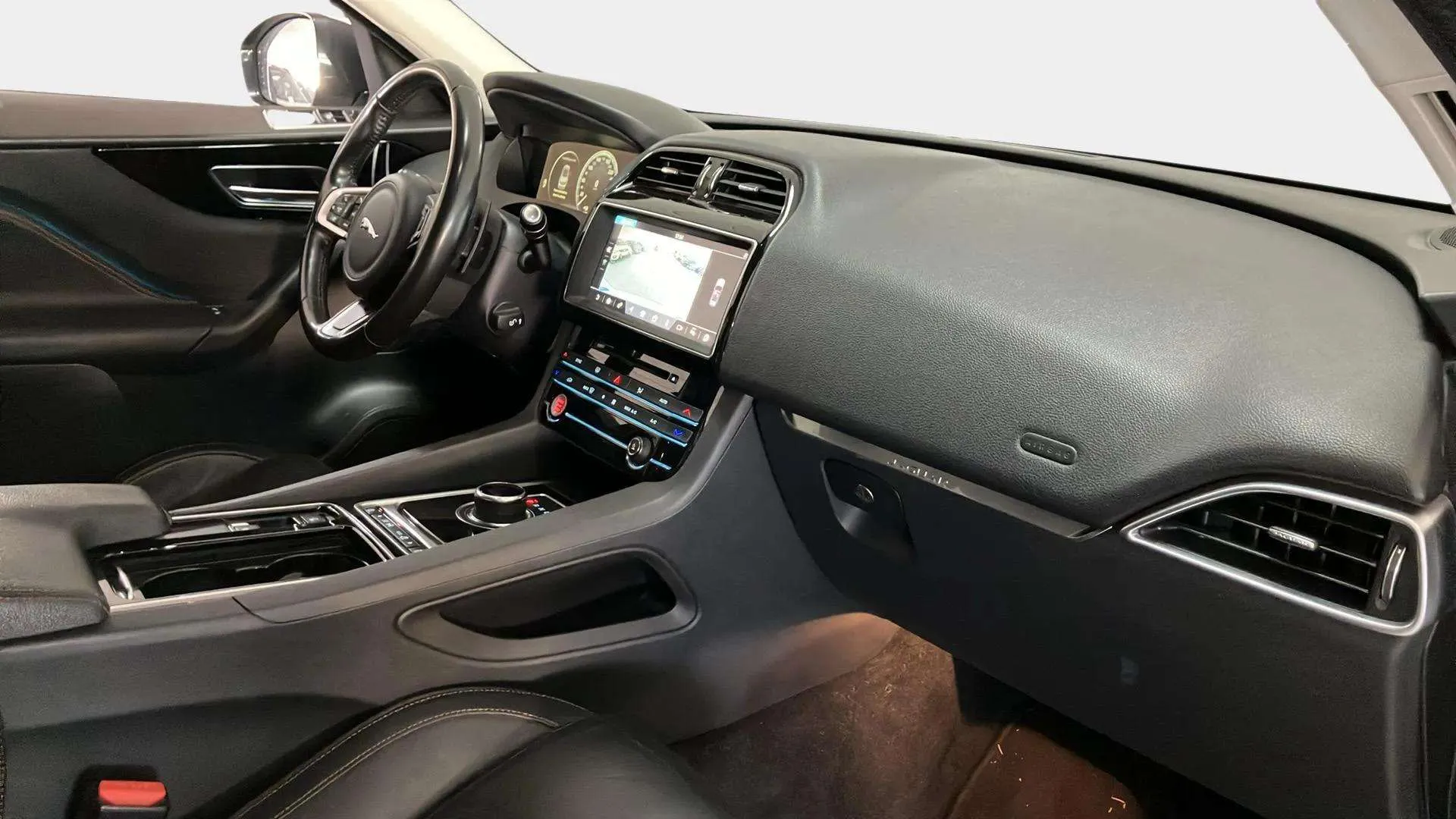 Jaguar F-Pace 2.0L i4D AWD Prestige - foto 9