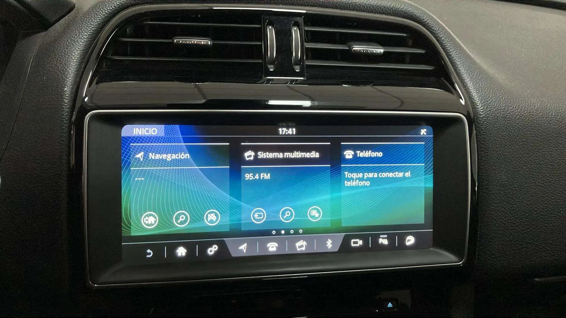 Jaguar F-Pace 2.0L i4D AWD Prestige - foto 15