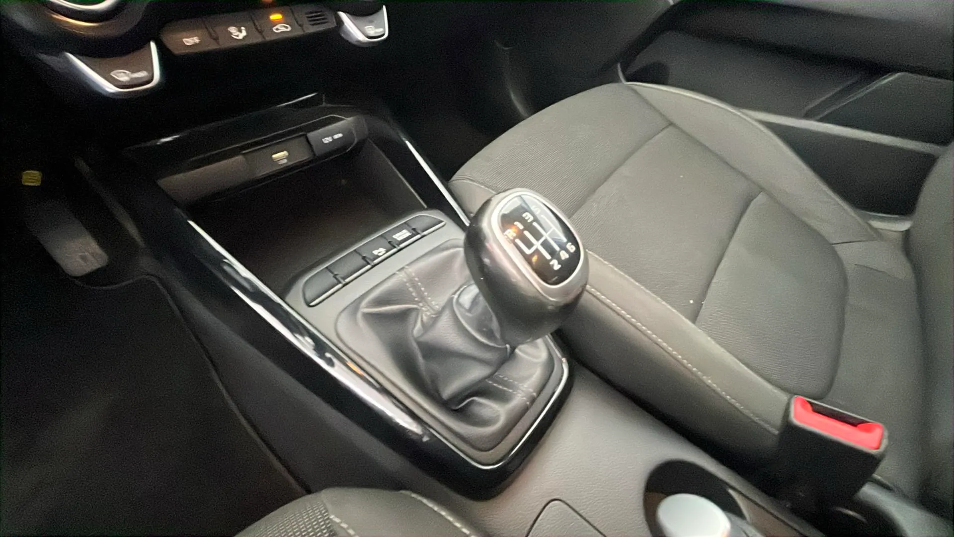 Kia Rio 1.0 T-GDi MHEV iMT Drive - foto 31