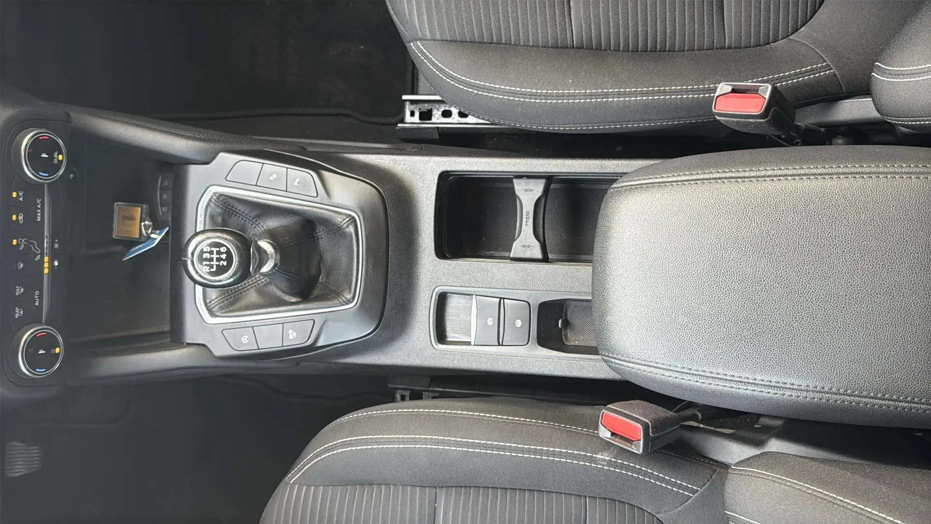 Ford Kuga ST-Line 1.5T EcoBoost - foto 18