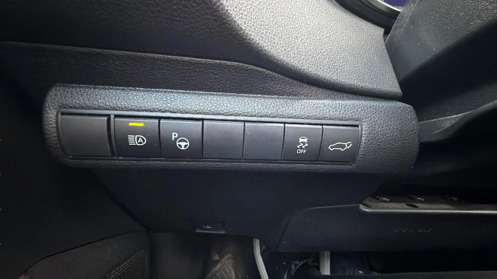 Toyota Corolla 2.0 180H Feel! E-CVT Touring Sport - foto 24