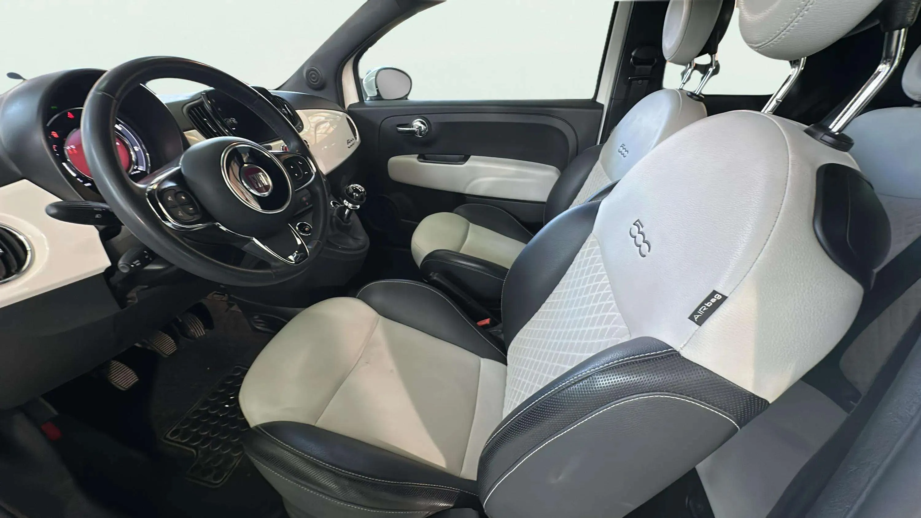 Fiat 500 Club 1.0 Hybrid - foto 21