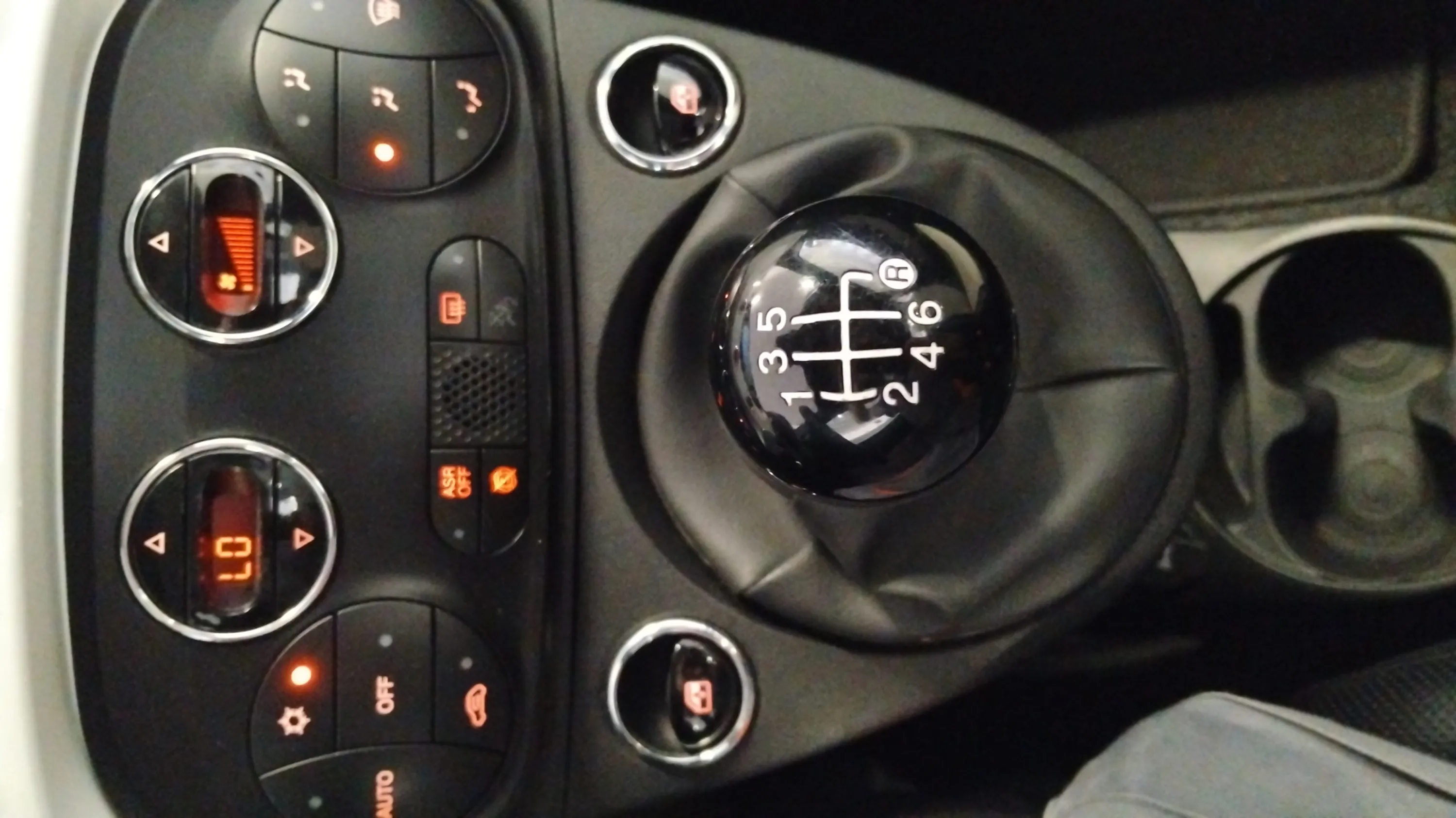 Fiat 500 Dolcevita 1.0 Hybrid - foto 24