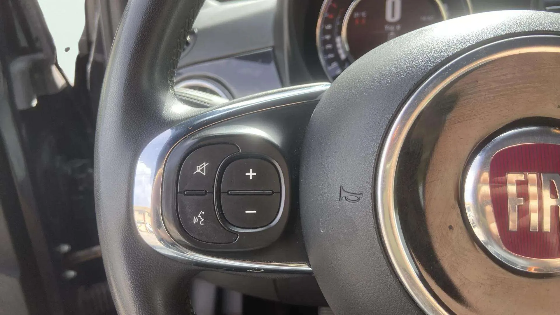 Fiat 500 Club 1.0 Hybrid - foto 10