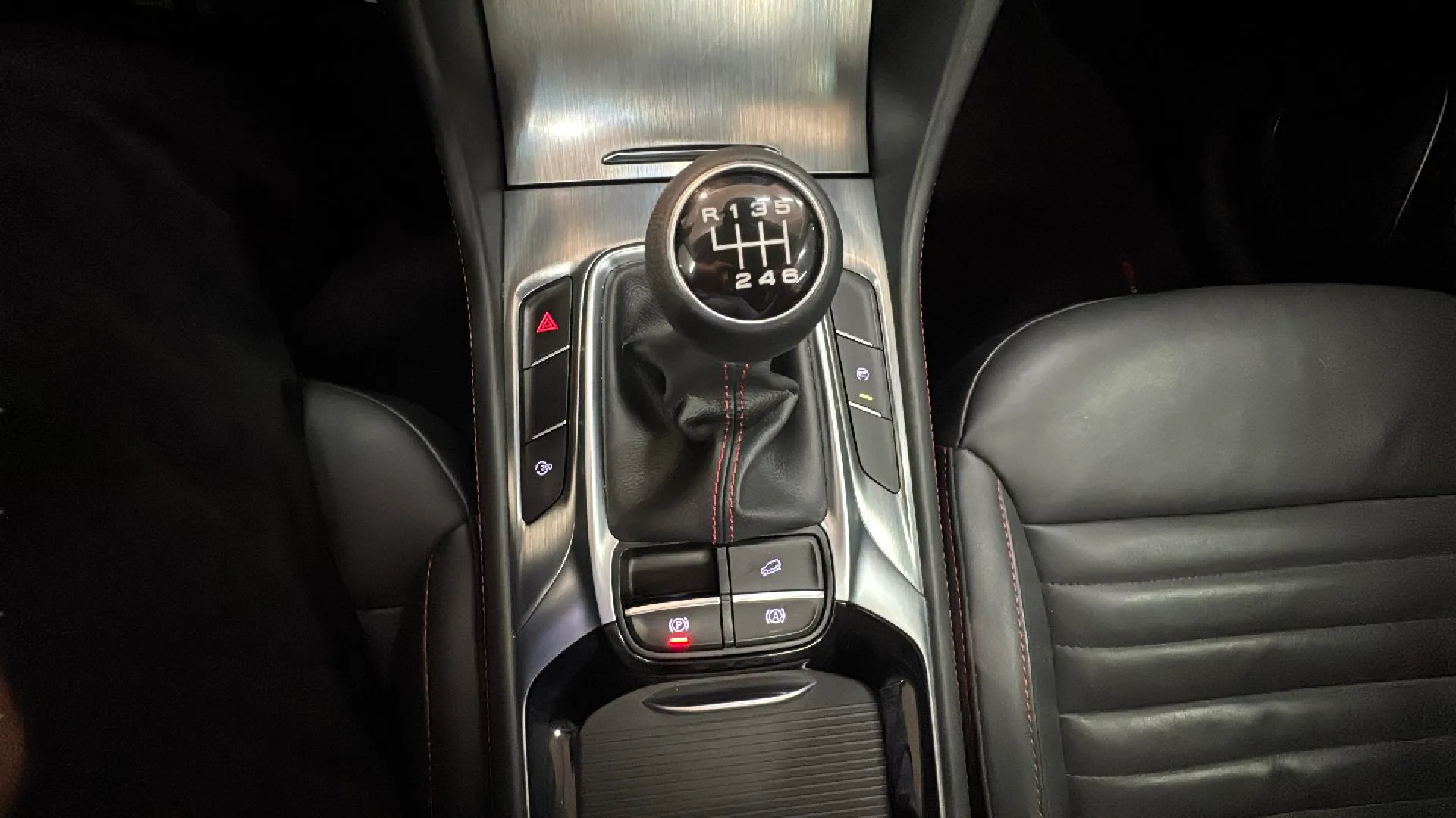 MG HS 1.5 Turbo GDI Luxury - foto 27