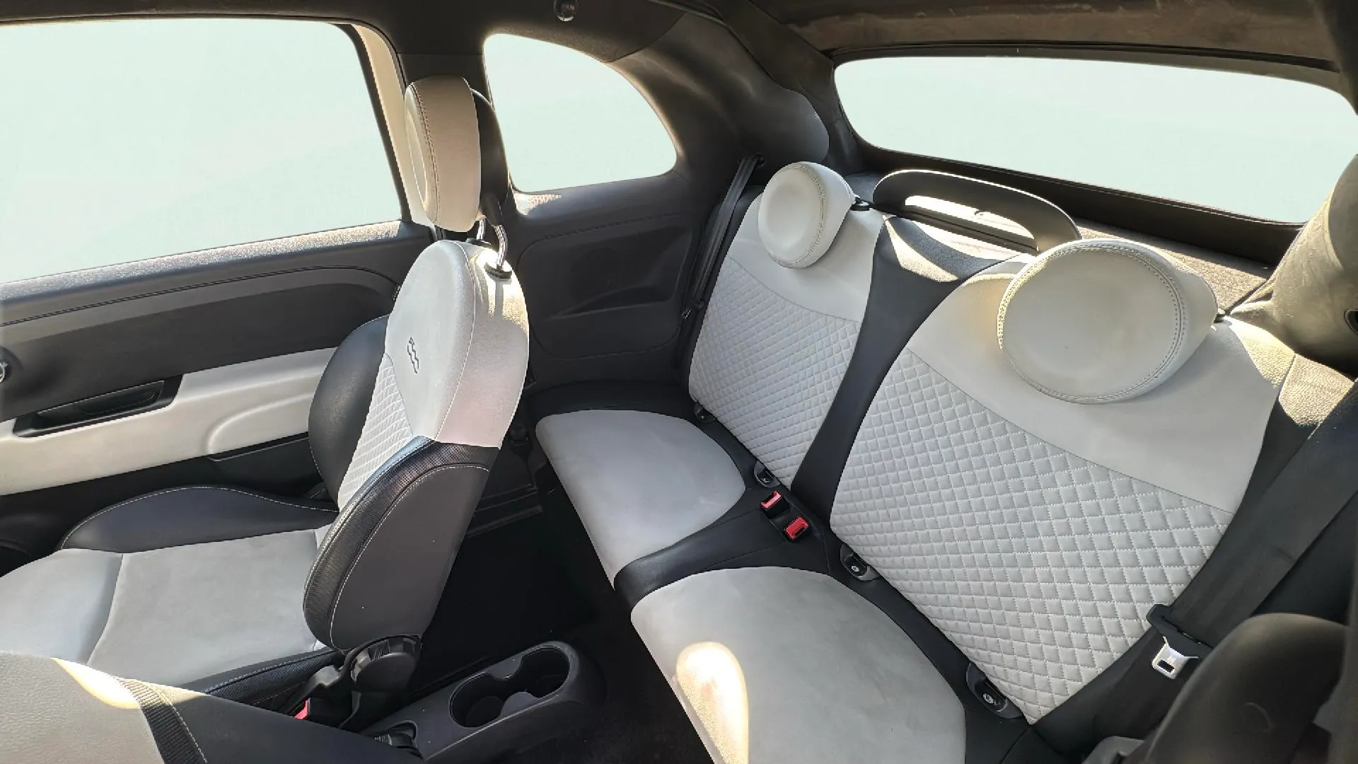 Fiat 500 Club 1.0 Hybrid - foto 19