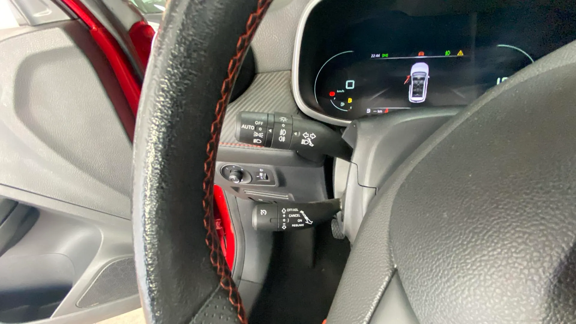 MG ZS 1.0T Luxury - foto 22
