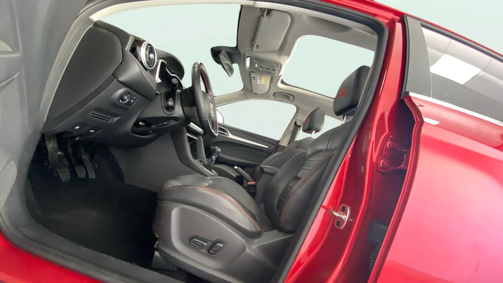 MG ZS 1.0T Luxury - foto 34