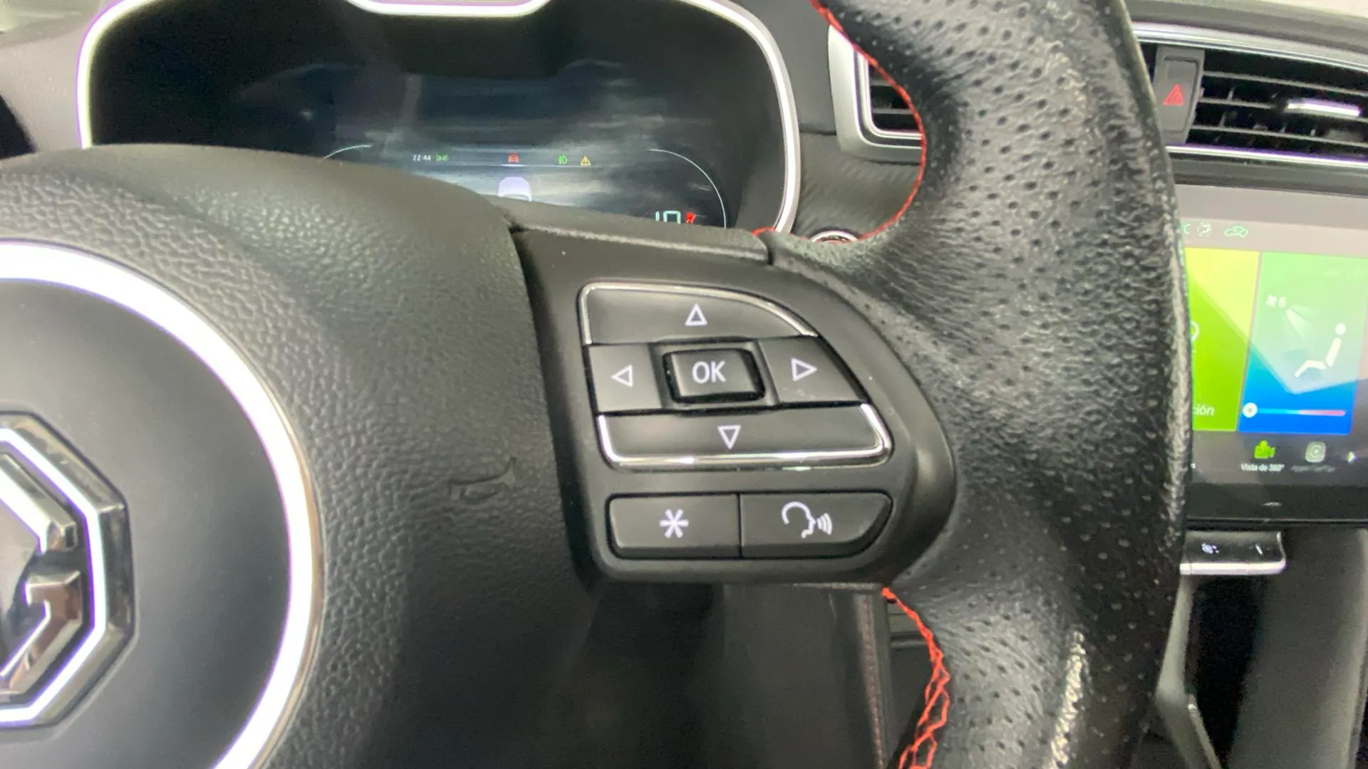 MG ZS 1.0T Luxury - foto 21
