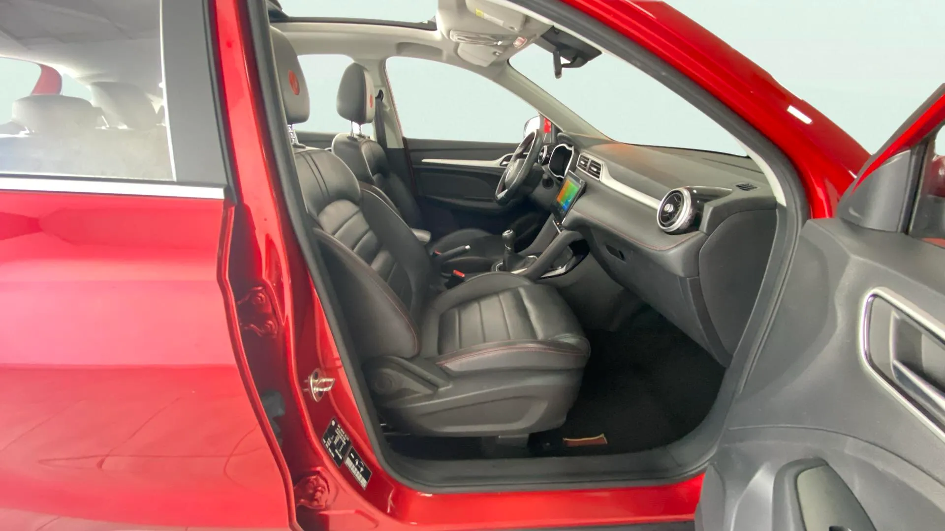 MG ZS 1.0T Luxury - foto 7