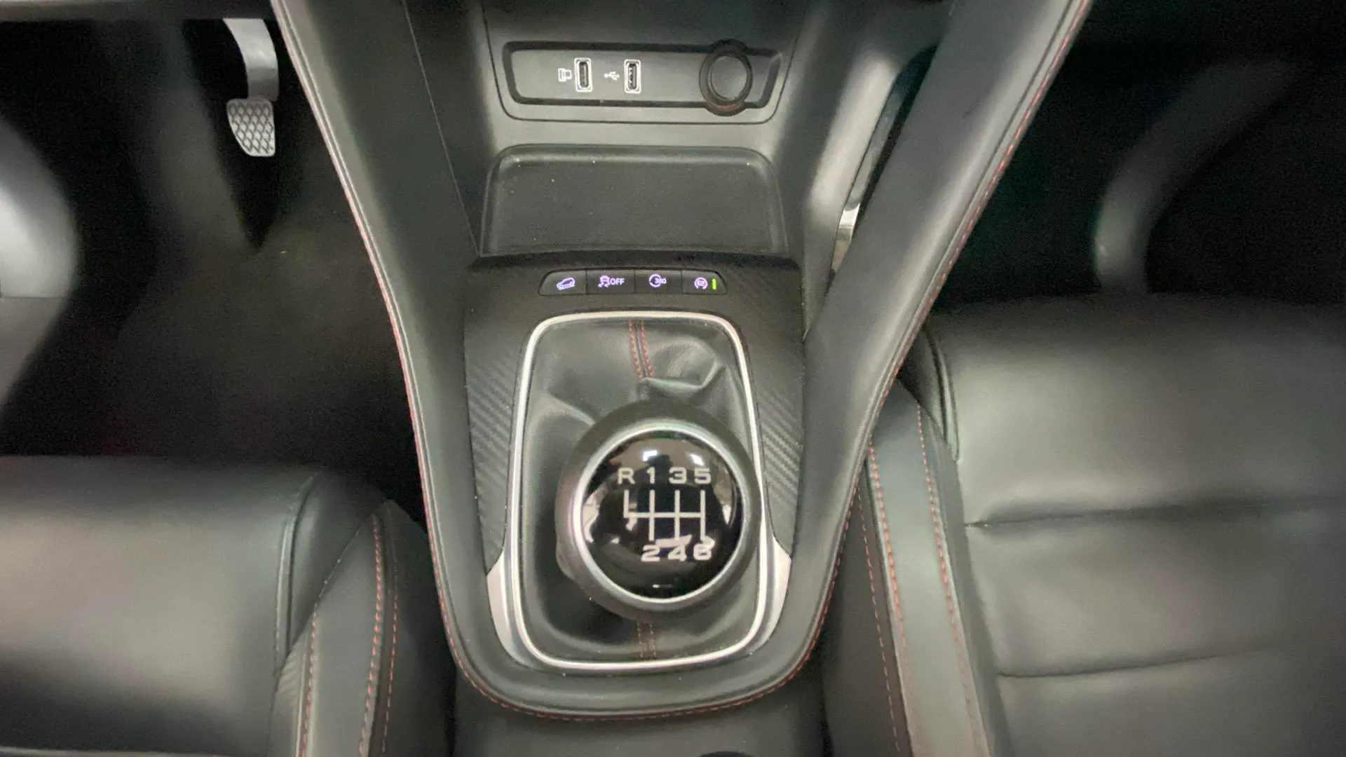 MG ZS 1.0T Luxury - foto 25