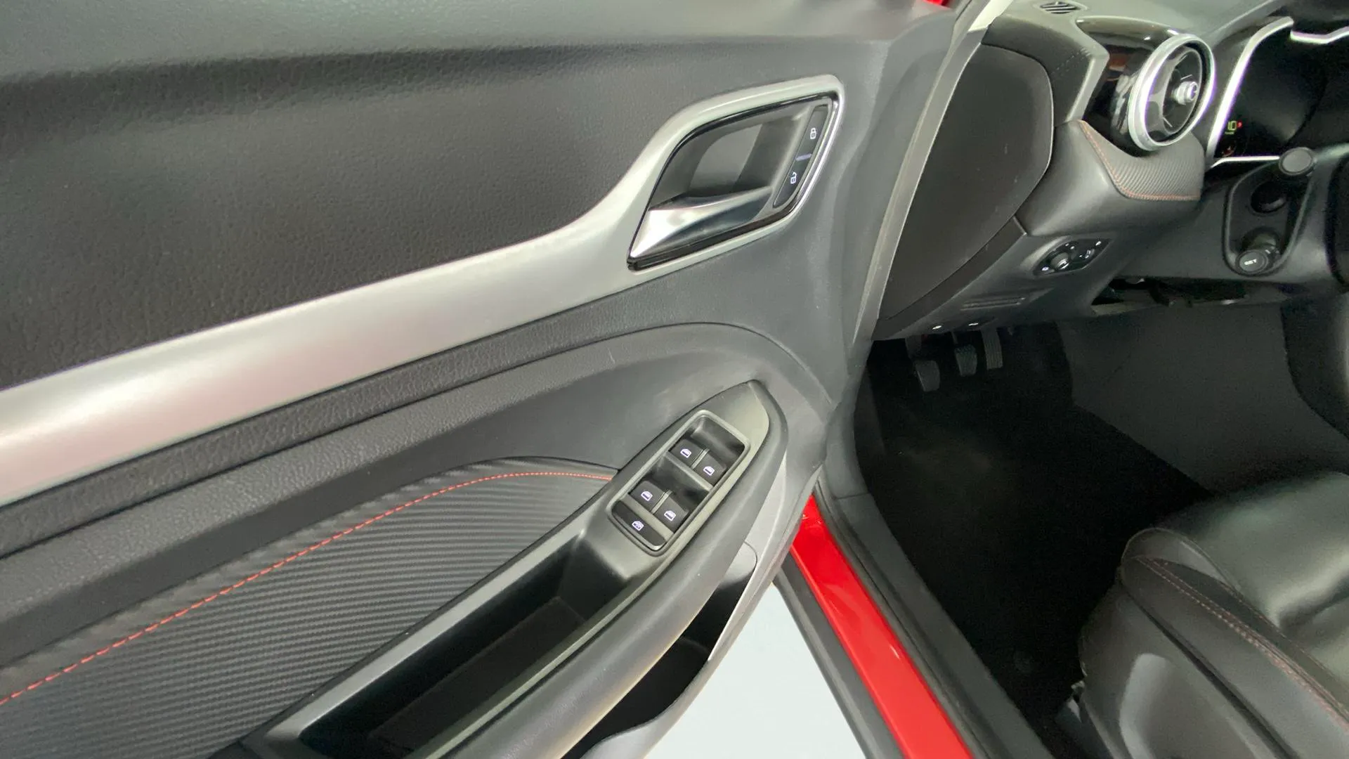 MG ZS 1.0T Luxury - foto 18