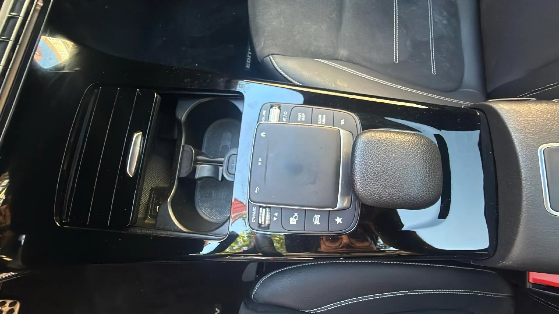 Mercedes-Benz CLA 200 - foto 17