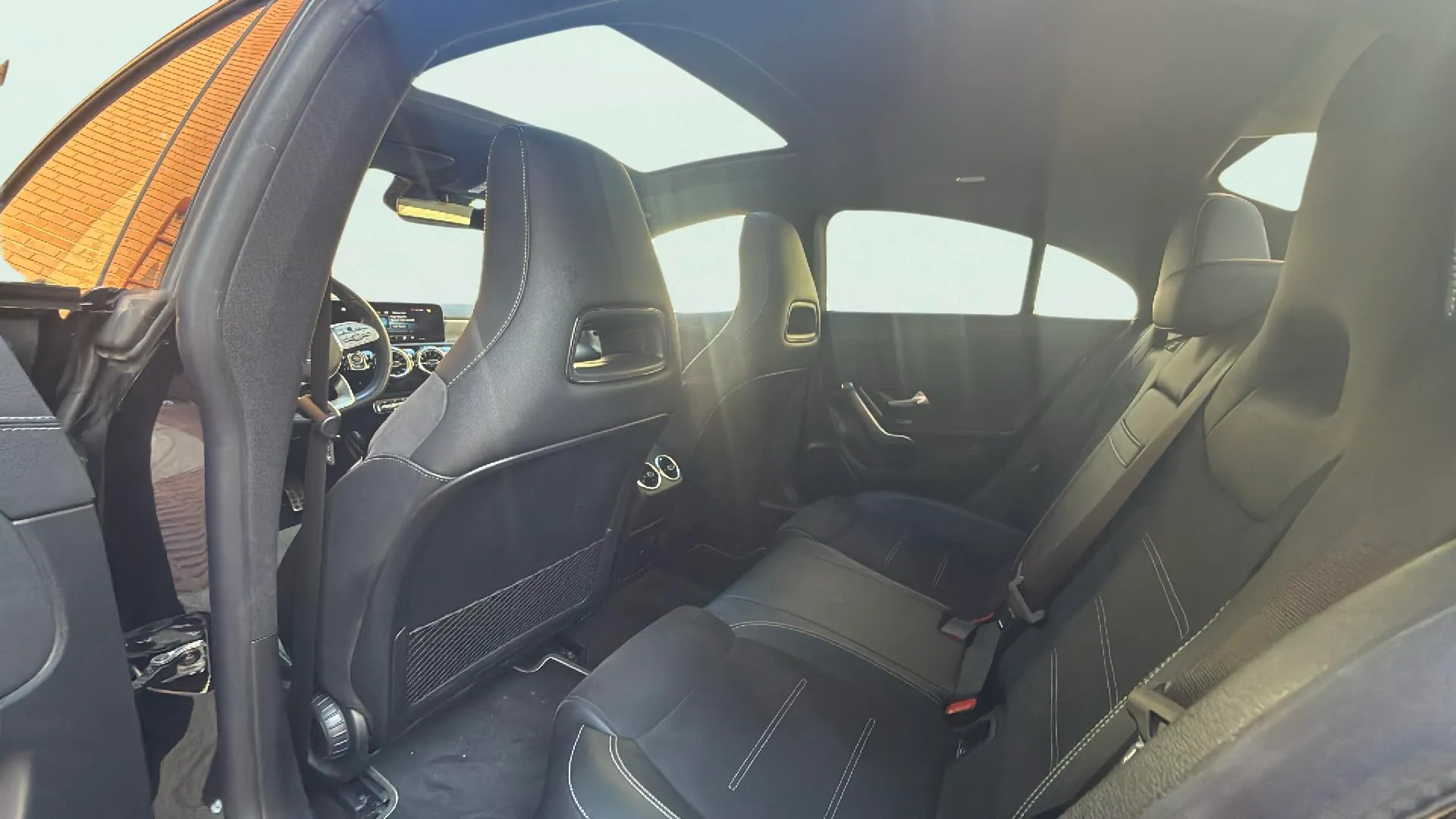 Mercedes-Benz CLA 200 - foto 15