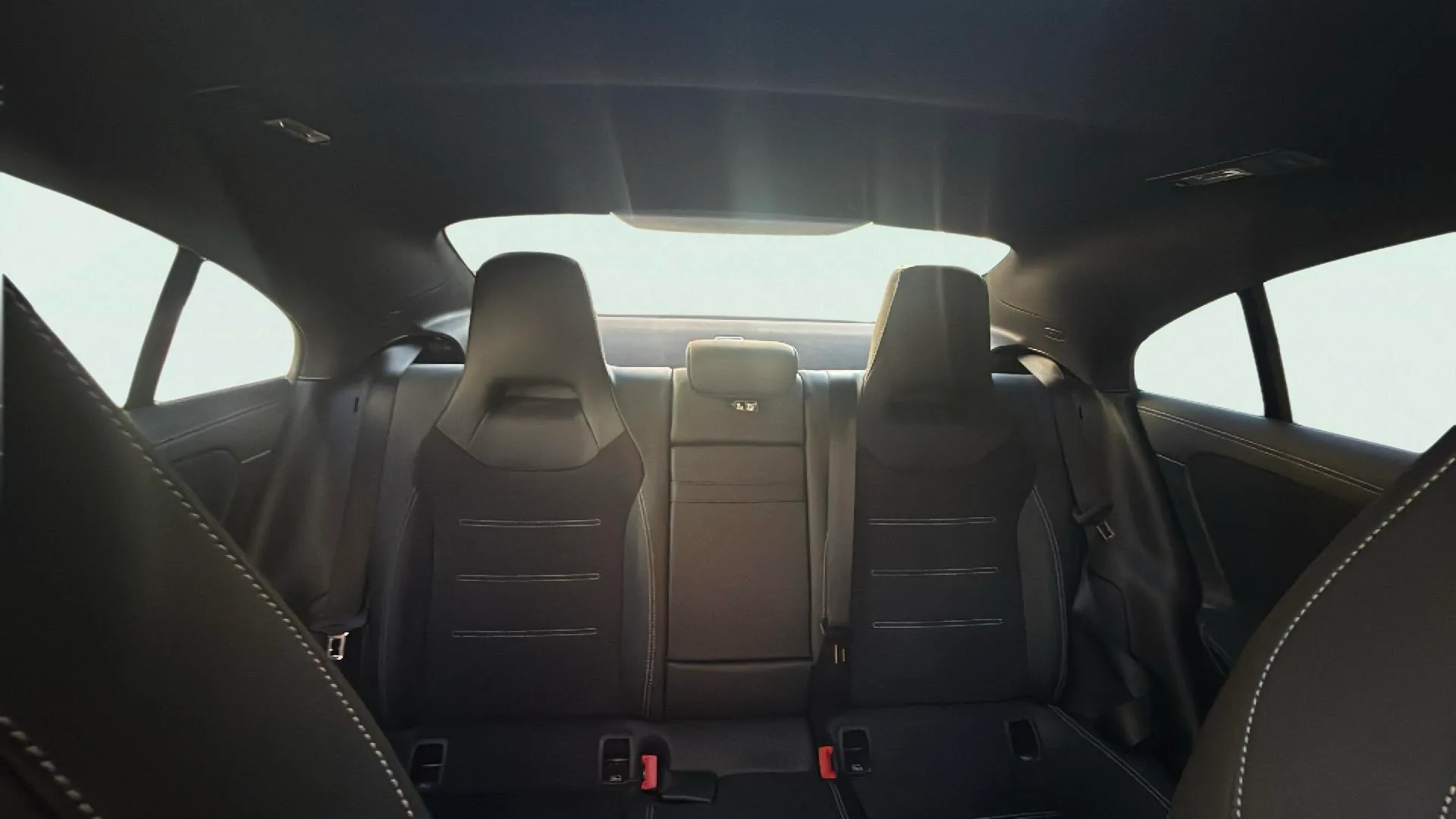Mercedes-Benz CLA 200 - foto 16