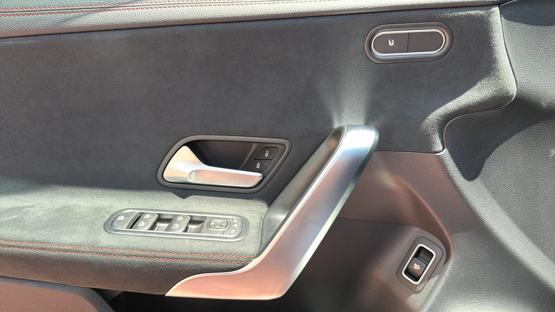 Mercedes-Benz CLA 200 Shooting Brake - foto 16