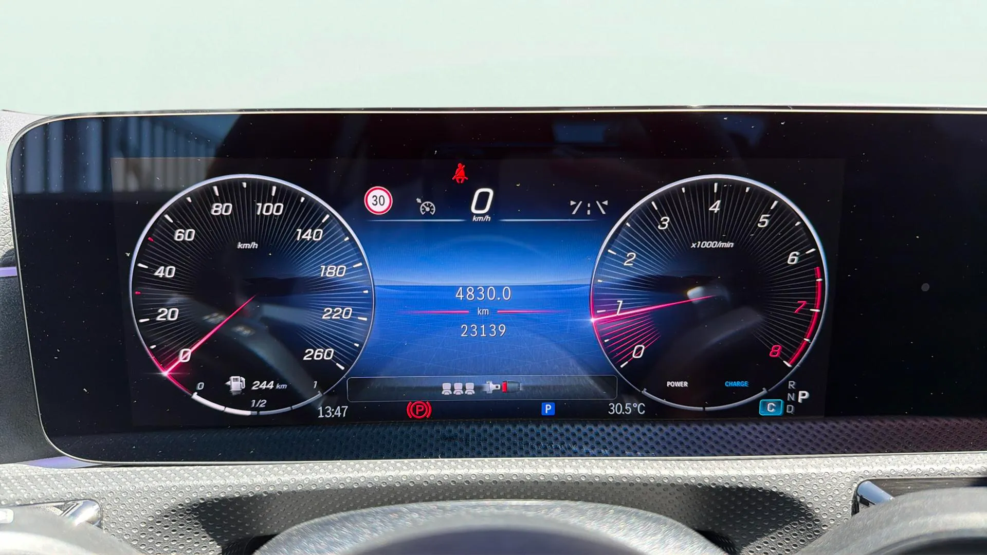Mercedes-Benz CLA 200 Shooting Brake - foto 12