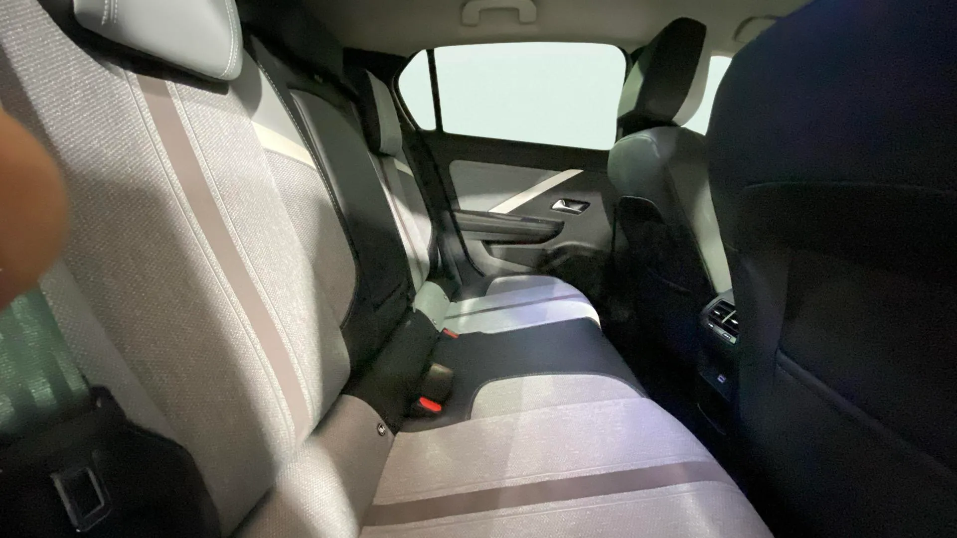 Opel Astra 1.2T XHT Edition - foto 50