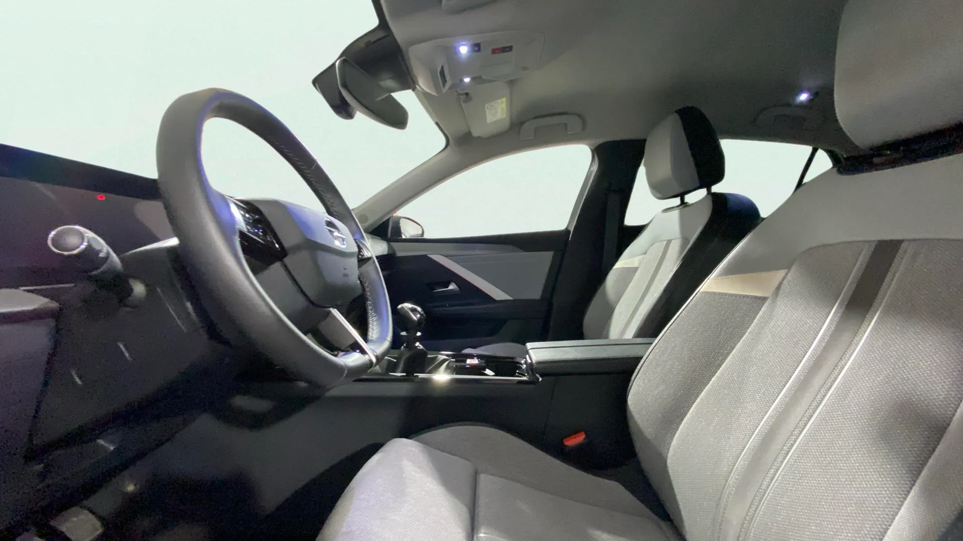 Opel Astra 1.2T XHT Edition - foto 38