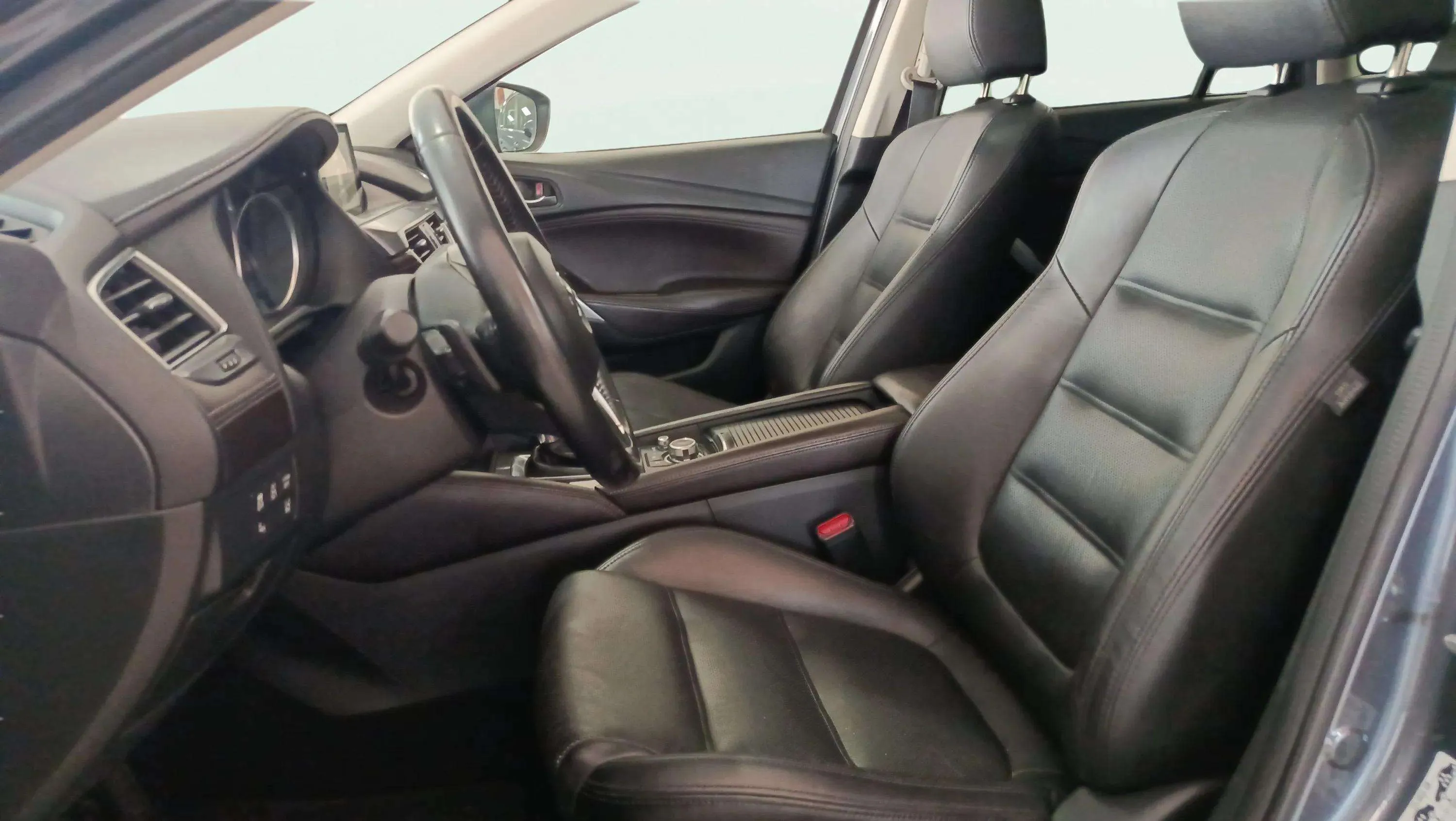 Mazda Mazda6 2.2 DE Luxury WGN - foto 9