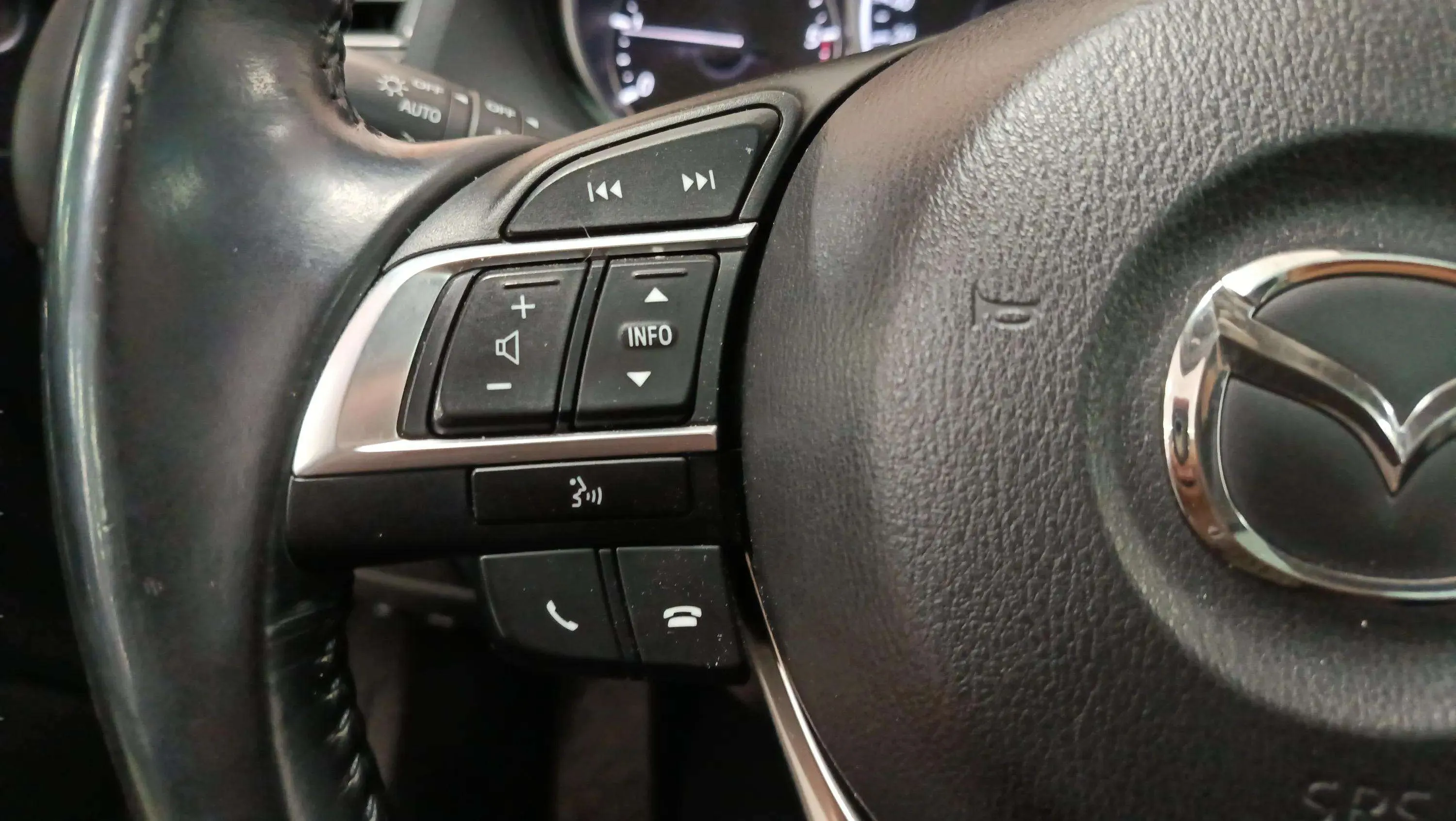 Mazda Mazda6 2.2 DE Luxury WGN - foto 18