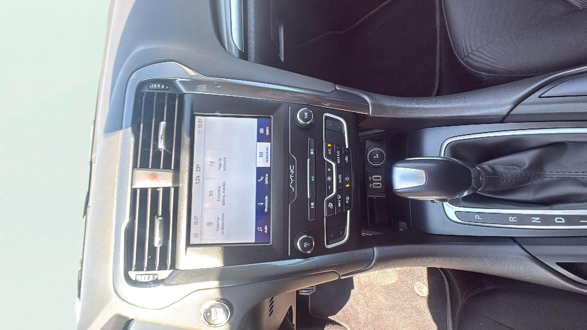 Ford Mondeo 2.0 Híbrido Titanium HEV SB - foto 20