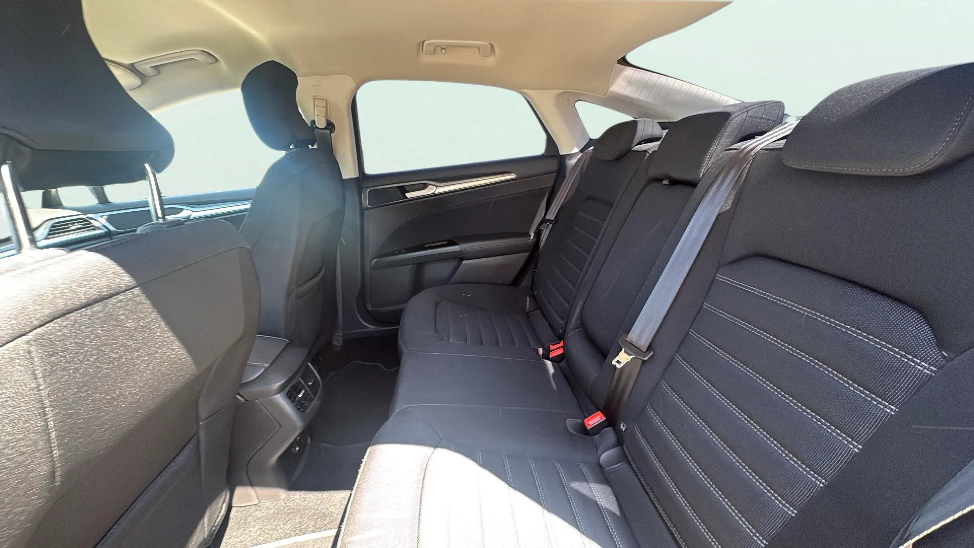 Ford Mondeo 2.0 Híbrido Titanium HEV SB - foto 18
