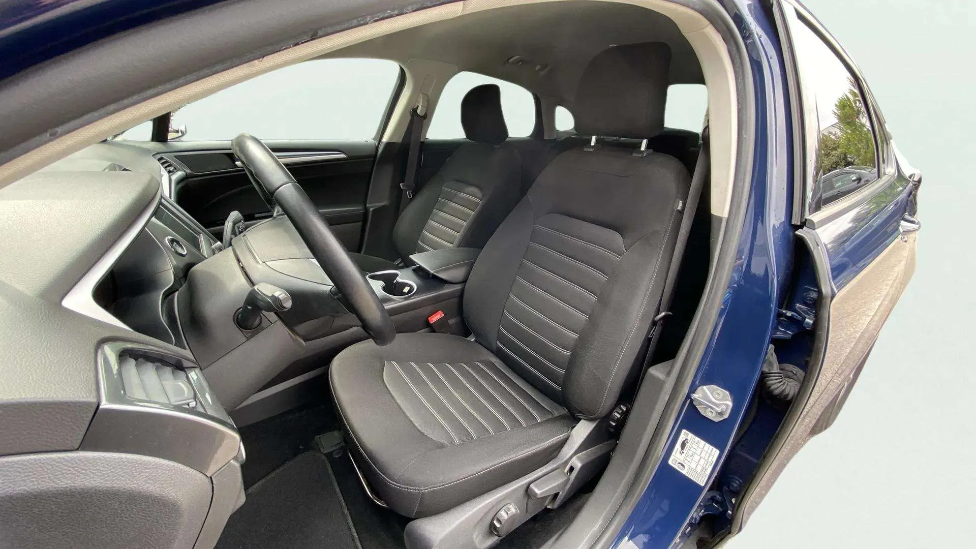 Ford Mondeo 2.0 Híbrido Trend HEV SB - foto 9