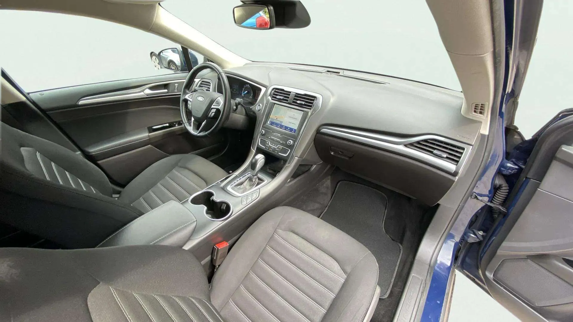 Ford Mondeo 2.0 Híbrido Trend HEV SB - foto 19
