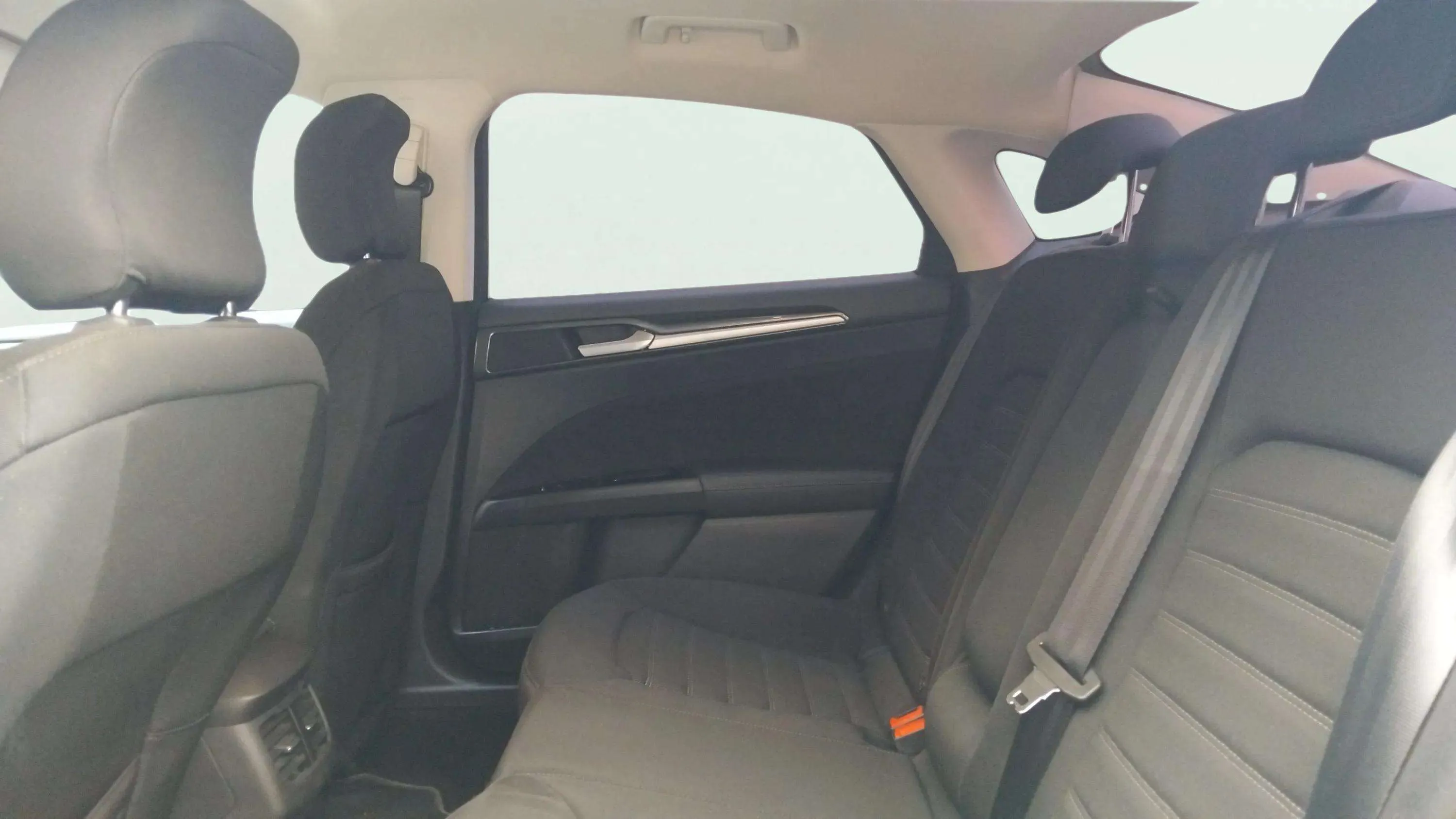 Ford Mondeo 2.0 Híbrido ST-Line HEV SB - foto 13
