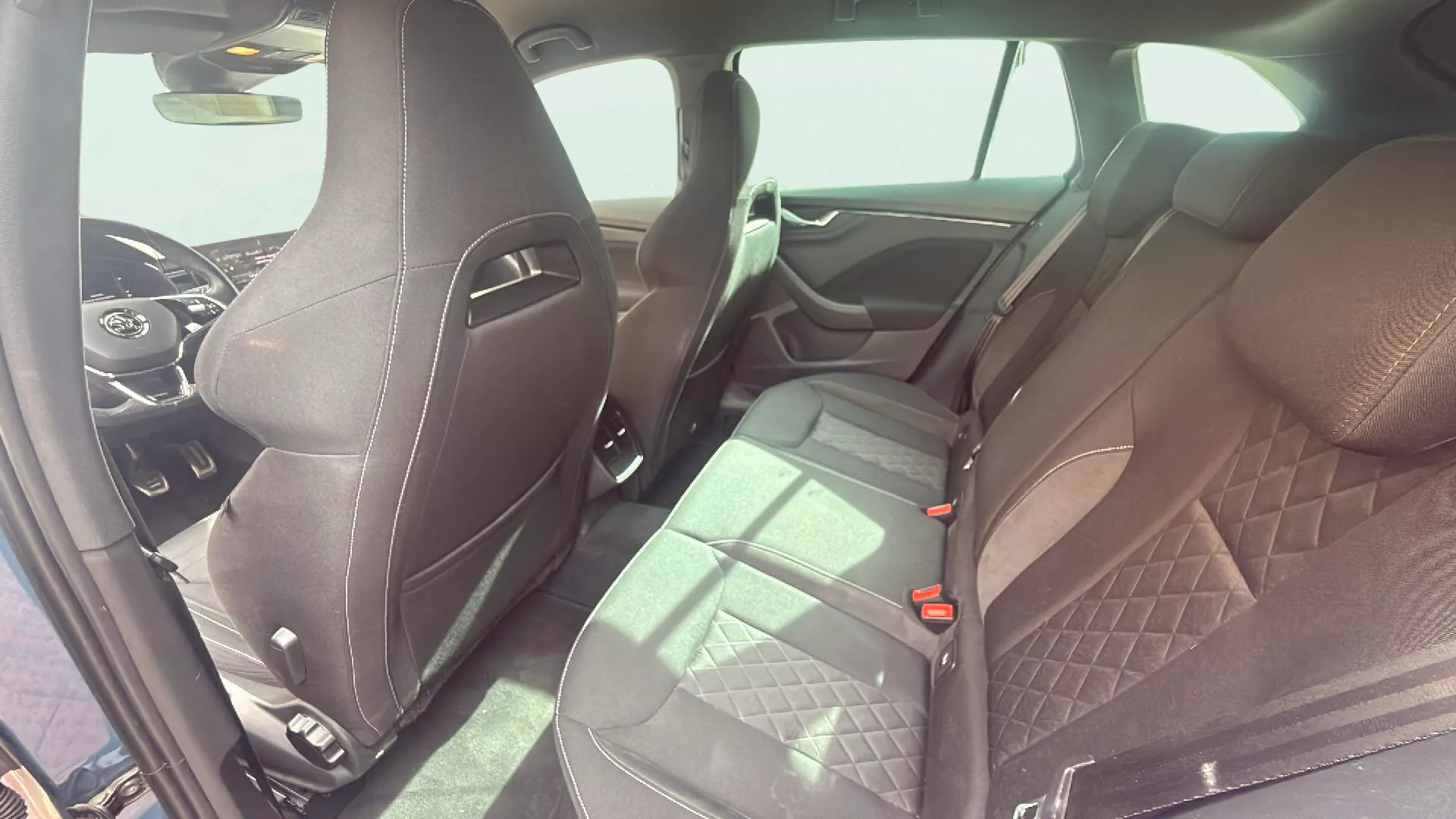Škoda Scala 1.0 TSI Sport Plus - foto 14