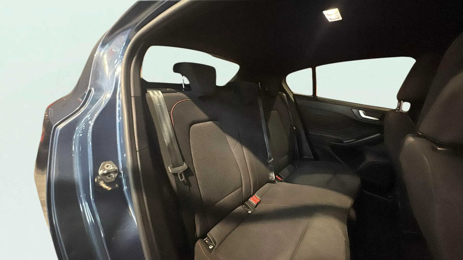 Ford Focus 1.0 EcoBoost MHEV ST-Line - foto 22