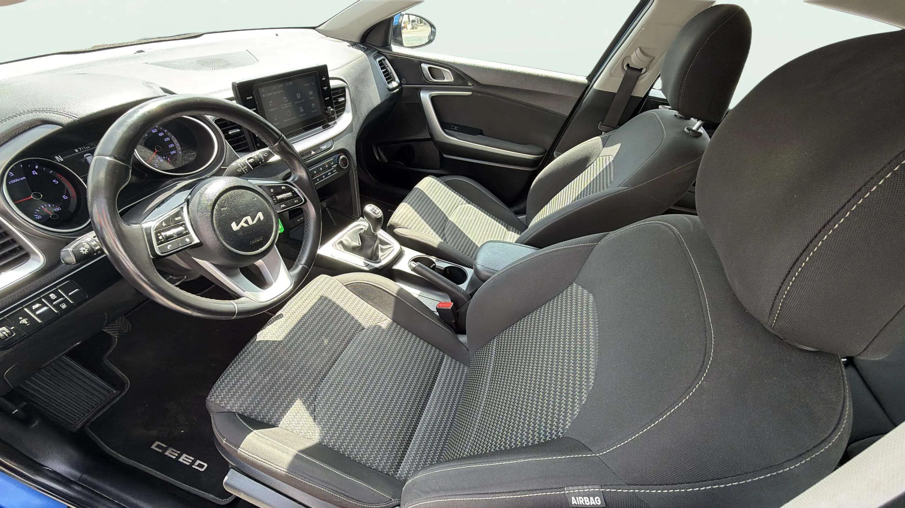 Kia Ceed 1.6 MHEV iMT Drive - foto 9