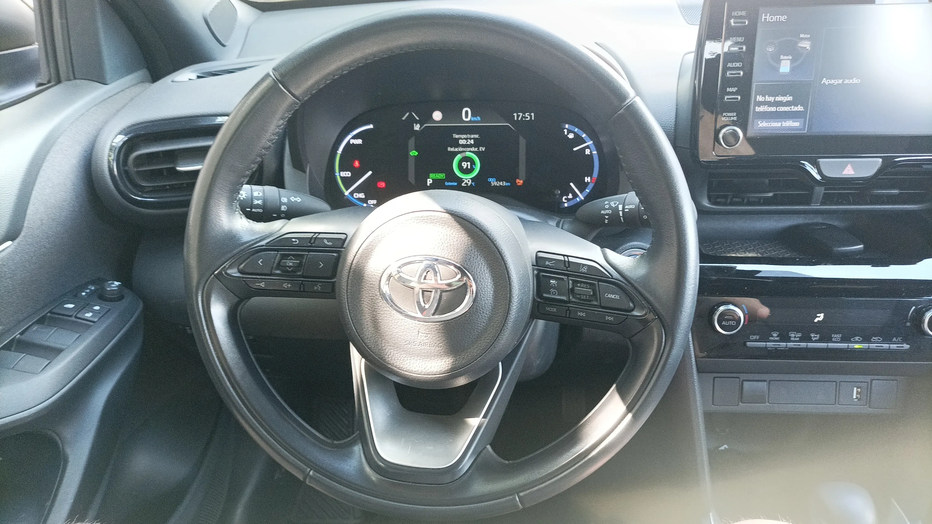 Toyota Yaris 1.5 120H Active Tech - foto 9