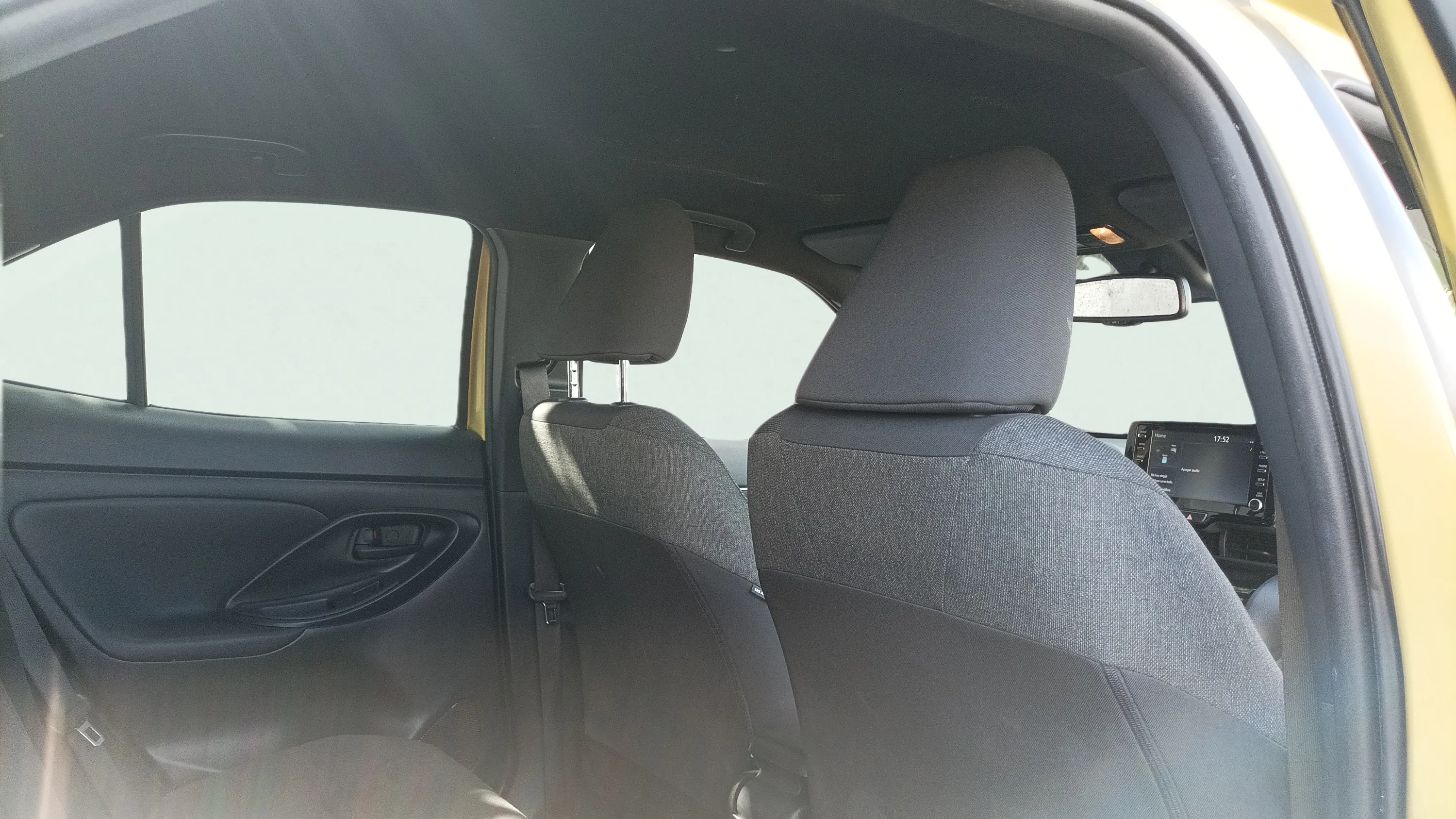 Toyota Yaris 1.5 120H Active Tech - foto 18